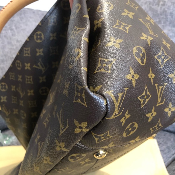 *SOLD*Louis Vuitton Artsy MM - Picture 12 of 16
